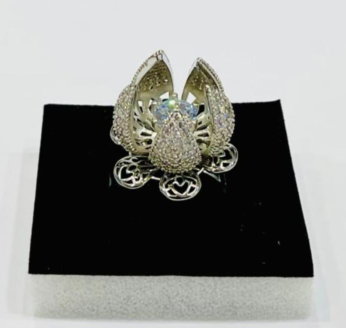Luxury Blooming Flower Crystal Ring