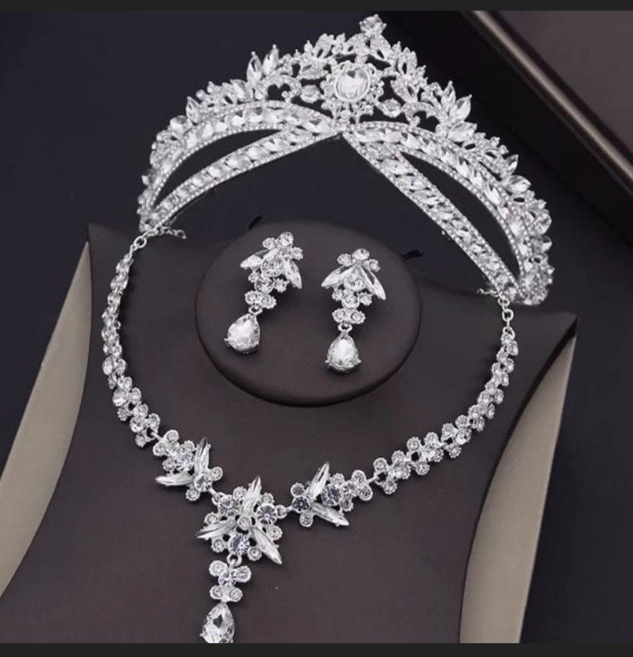Gorgeous Red Crystal Bridal Jewelry Set