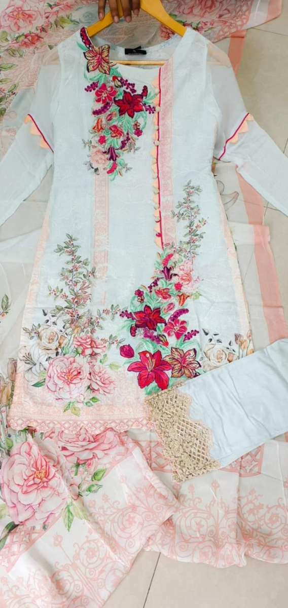 ✨ Lawn 3-Piece Embroidered Suit with Chiffon Dupatta ✨