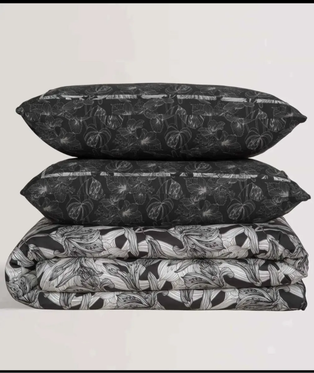 Ideas Home Luxury Botanical Black Quilt Cover Set